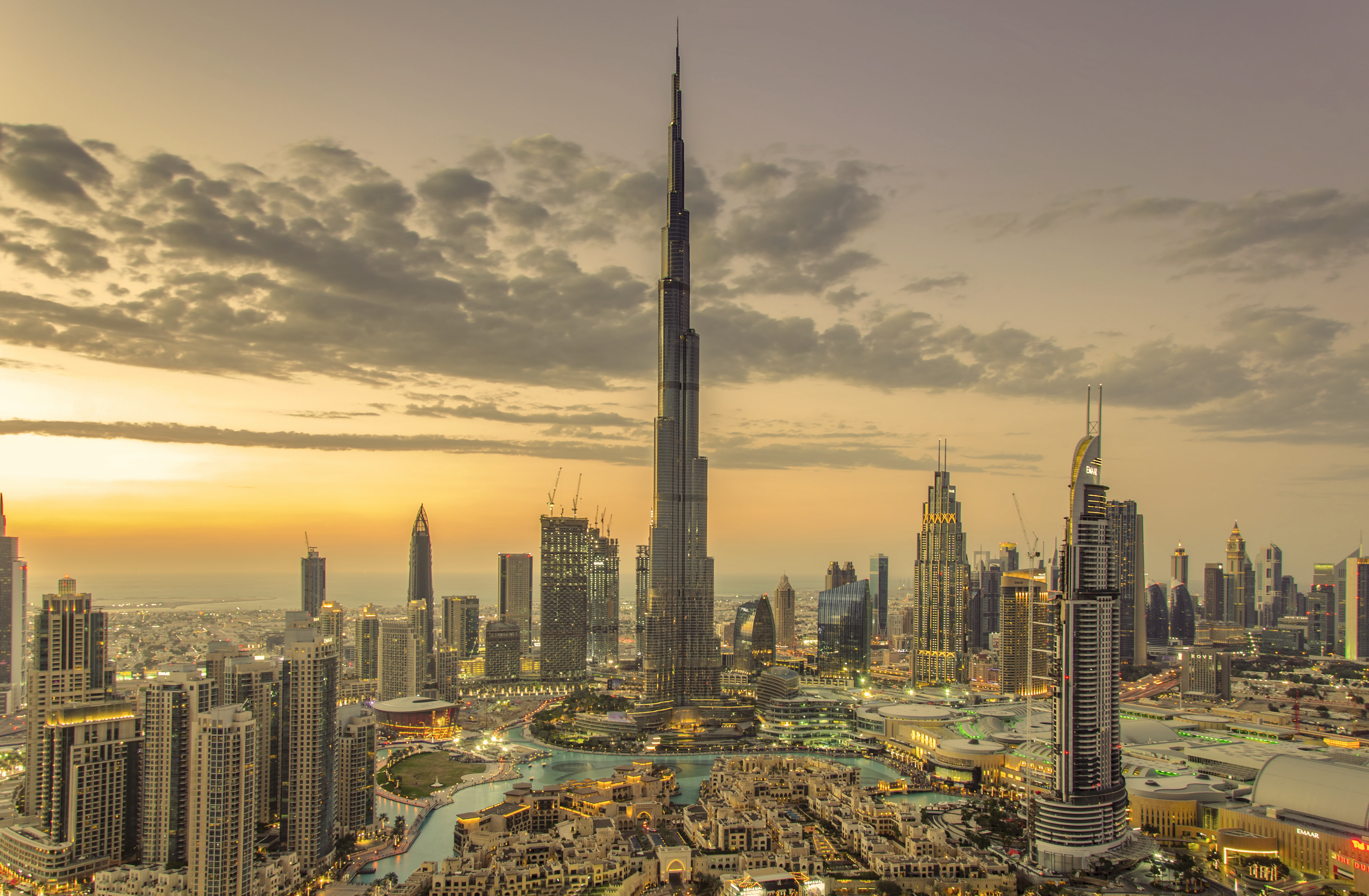 Let NEU ENTERPRISE experts guide you through the DUBAI real estate market